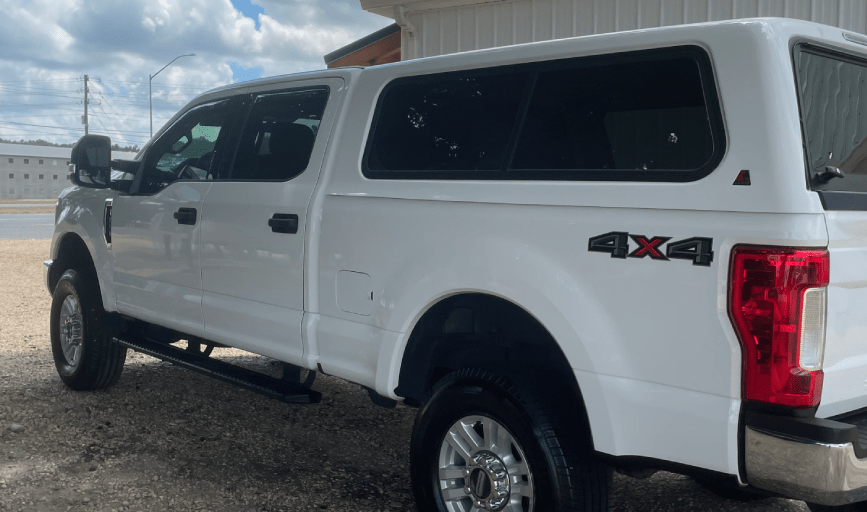 <p style="font-family: 'Poppins', sans-serif; font-weight: 700; font-size:24px;">CERAMIC COATING SERVICE</p>